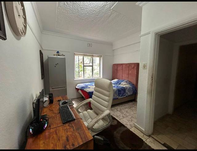 3 BEDROOM APARTMENT FOR SALE IN RONDEBOSCH